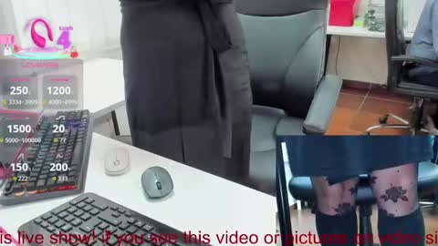 Snapshot of milf_viktoria chatting on 10-23-25, 09:08 Viktoria online show from 10-23-25, 09:08