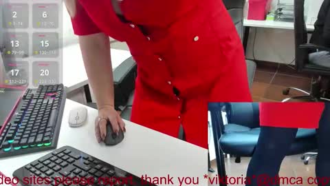 Snapshot of milf_viktoria chatting on 11-04-25, 11:42 Viktoria online show from 11-04-25, 11:42