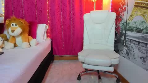 Snapshot of milfboobs_10 chatting on 03-02-25, 01:36 Nakary Bustamante online show from 03-02-25, 01:36