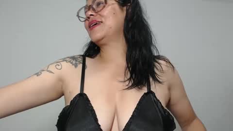 Snapshot of milfcamila367608 chatting on 09-24-25, 06:28 camila online show from 09-24-25, 06:28