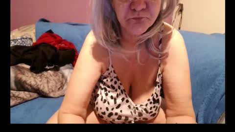 Milfchantal online show from 01-25-25, 02:58