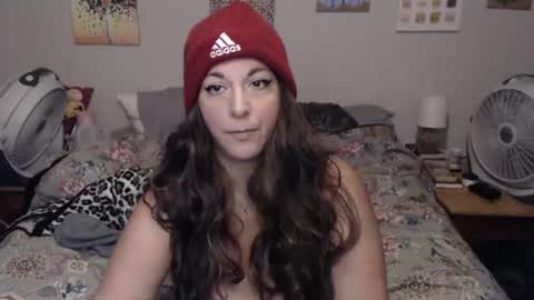Snapshot of milfmonee chatting on 07-20-26, 12:36 MILF Monee online show from 07-20-26, 12:36