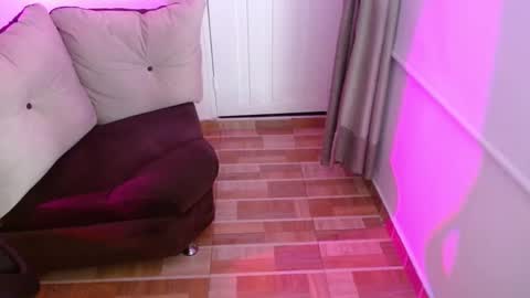 Snapshot of milfrosalie chatting on 03-05-25, 12:16 Rosalie online show from 03-05-25, 12:16