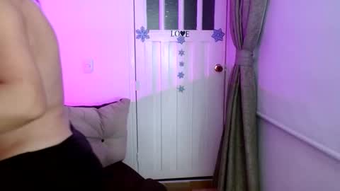 Snapshot of milfrosalie chatting on 11-14-25, 11:13 Rosalie online show from 11-14-25, 11:13