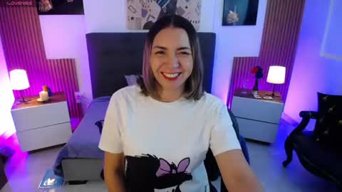 Sara  online show from 06-25-26, 11:37