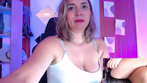 Sara  online show from 07-25-26, 10:57