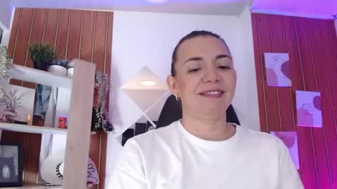 Sara  online show from 07-26-26, 11:06