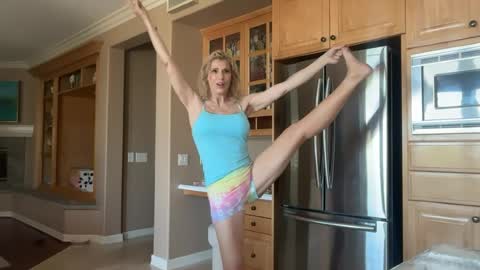 Snapshot of milfyogi chatting on 07-15-26, 04:01 milfyogi online show from 07-15-26, 04:01