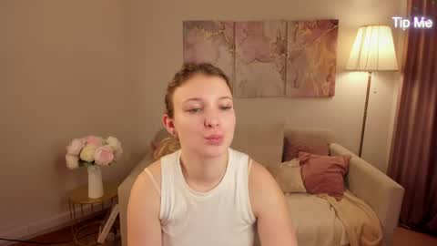 milinafox online show from 05-23-26, 11:42