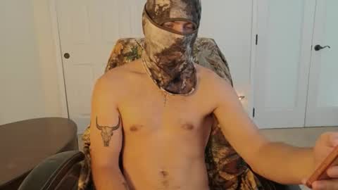 Snapshot of militaryfratboy chatting on 06-05-26, 01:39 militaryfratboy online show from 06-05-26, 01:39