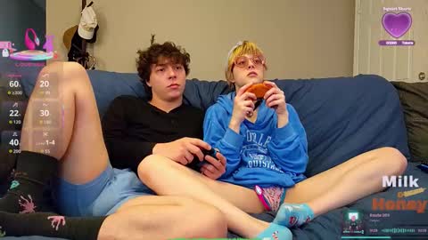 Snapshot of milkandhoneycams chatting on 01-08-26, 09:28 MilkandHoney online show from 01-08-26, 09:28