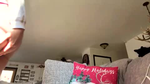 Snapshot of milkingmommy chatting on 12-14-24, 03:15 Milking Mommy online show from 12-14-24, 03:15
