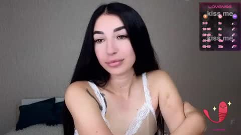 Snapshot of milkiss_kiss chatting on 06-17-26, 06:16 milkiss_kiss online show from 06-17-26, 06:16