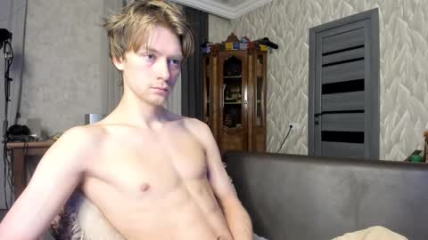 Isaac online show from 03-11-26, 09:32