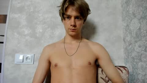Snapshot of milkiwy chatting on 06-04-26, 03:45 Isaac online show from 06-04-26, 03:45