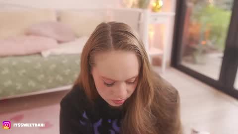 milky_0 online show from 04-20-26, 07:04