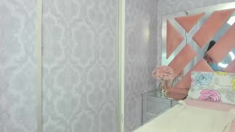 Snapshot of milkybaby_ chatting on 11-22-25, 07:35 Sofia online show from 11-22-25, 07:35