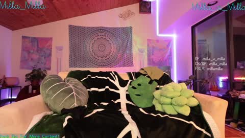 milla_milla online show from 01-26-25, 05:13