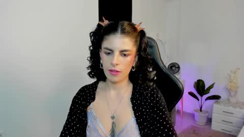 Snapshot of milla_pixxie chatting on 12-08-24, 07:47 Milagros online show from 12-08-24, 07:47