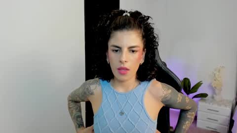 Snapshot of milla_pixxie chatting on 12-16-24, 04:45 Milagros online show from 12-16-24, 04:45