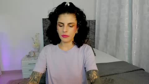 Snapshot of milla_pixxie chatting on 01-02-25, 09:43 Milagros online show from 01-02-25, 09:43