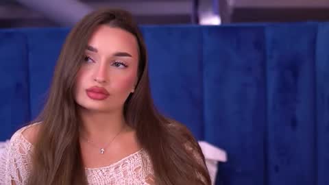 Snapshot of milla_serene chatting on 10-19-25, 04:24 Milla online show from 10-19-25, 04:24