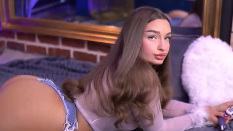 Snapshot of milla_serene chatting on 11-26-25, 07:09 Milla online show from 11-26-25, 07:09