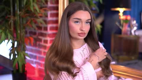 Snapshot of milla_serene chatting on 12-04-25, 07:39 Milla online show from 12-04-25, 07:39