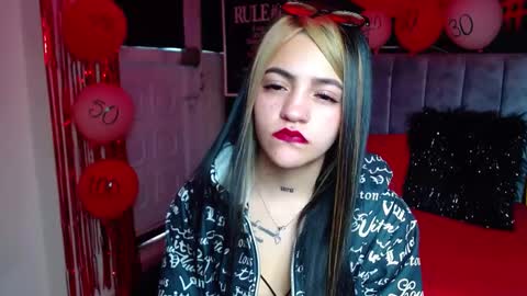 Violeta online show from 02-19-25, 01:39