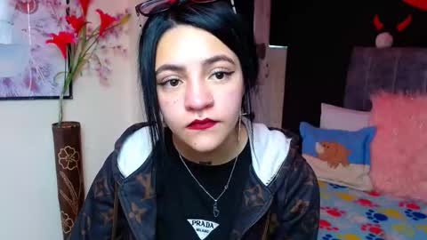 Violeta online show from 11-18-25, 02:10