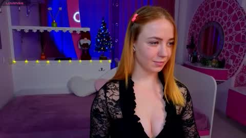 Snapshot of millana_hot chatting on 12-17-25, 09:54 Milana online show from 12-17-25, 09:54