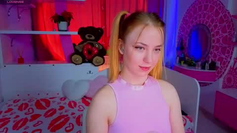 Snapshot of millana_hot chatting on 02-19-26, 10:50 Milana online show from 02-19-26, 10:50