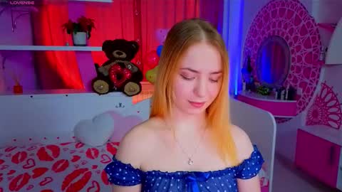 Snapshot of millana_hot chatting on 02-20-26, 10:32 Milana online show from 02-20-26, 10:32