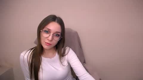 Snapshot of millasamsd chatting on 11-26-25, 01:01 Milla online show from 11-26-25, 01:01