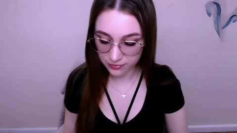 Milla online show from 04-22-26, 07:44