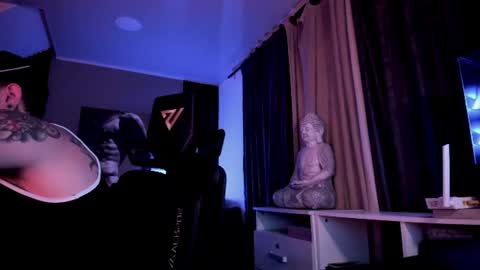 miller_g95 online show from 06-18-26, 05:51
