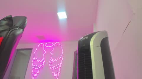 miller_silvana online show from 04-24-26, 11:34
