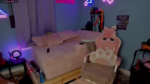 Mila online show from 02-22-26, 05:08