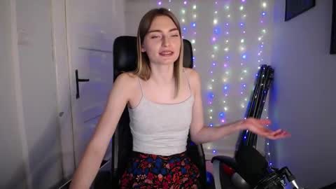 Snapshot of millie_lacroix chatting on 02-17-25, 12:27 millie_lacroix online show from 02-17-25, 12:27