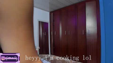        online show from 10-03-25, 01:13