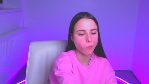 Snapshot of milly_liss chatting on 12-16-24, 03:32 Milly online show from 12-16-24, 03:32