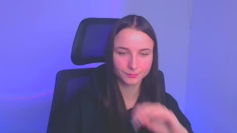 Snapshot of milly_liss chatting on 12-18-24, 07:58 Milly online show from 12-18-24, 07:58