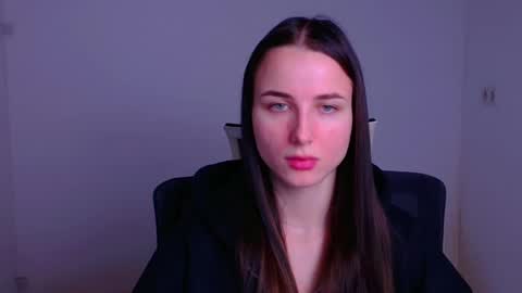 Snapshot of milly_liss chatting on 12-26-24, 06:30 Milly online show from 12-26-24, 06:30