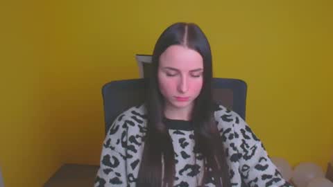 Snapshot of milly_liss chatting on 02-24-25, 03:31 Milly online show from 02-24-25, 03:31