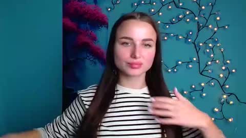 Snapshot of milly_liss chatting on 10-20-25, 11:21 Milly online show from 10-20-25, 11:21