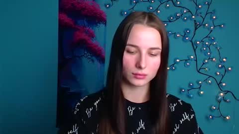 Snapshot of milly_liss chatting on 10-21-25, 11:33 Milly online show from 10-21-25, 11:33