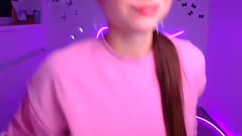 Snapshot of milly_liss chatting on 11-24-25, 12:16 Milly online show from 11-24-25, 12:16