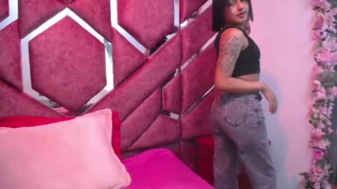 Snapshot of milly_print chatting on 02-20-25, 02:40 Milly Print online show from 02-20-25, 02:40