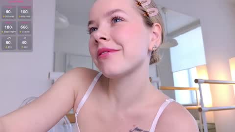 Snapshot of milly_shy chatting on 05-10-26, 07:46 Milly online show from 05-10-26, 07:46