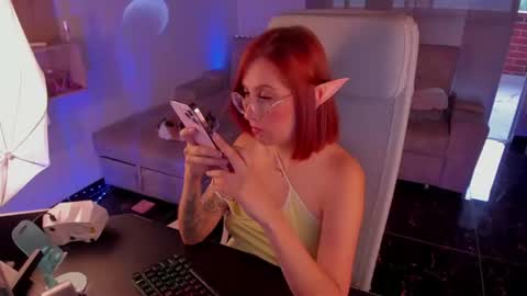 Snapshot of milly_yako chatting on 06-10-26, 10:41 Monkey D Maddie online show from 06-10-26, 10:41